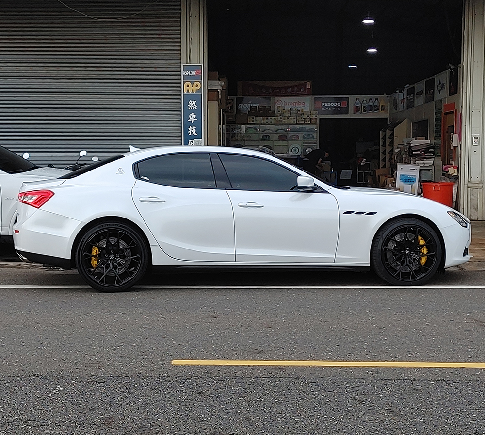 MASERATI GHIBLI